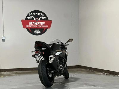 2026 Kawasaki Ninja ZX-6R - Photo 3