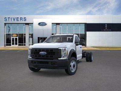 2026 Ford Chassis Cab - Photo 3