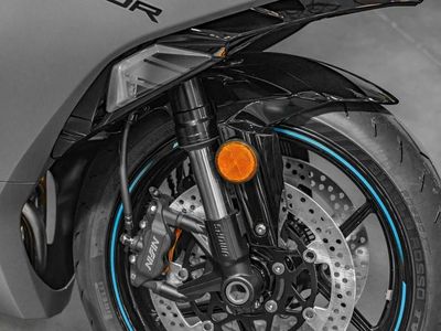 2025 Kawasaki Ninja ZX-6R - Photo 9