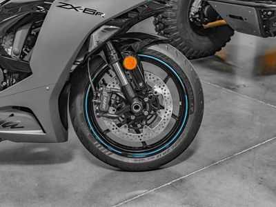 2025 Kawasaki Ninja ZX-6R - Photo 13