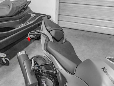 2025 Kawasaki Ninja ZX-6R - Photo 12