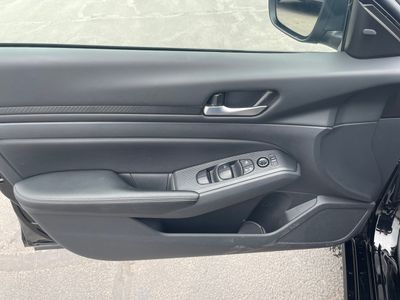2025 Nissan Altima — photo 10 view