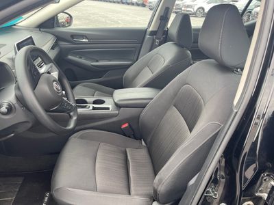 2025 Nissan Altima — photo 9 view