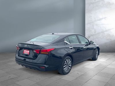 2025 Nissan Altima — engine compartment view