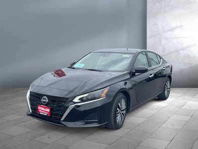 2025 Nissan Altima — front three-quarter view