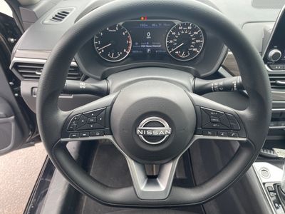 2025 Nissan Altima — photo 11 view