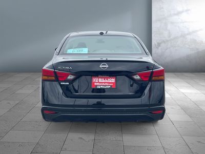 2025 Nissan Altima — detail view
