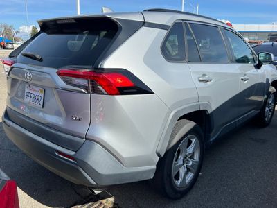 2021 Toyota RAV4 - Photo 2
