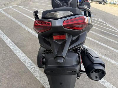 2025 Yamaha XMAX - Photo 9