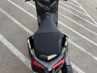 2025 Yamaha XMAX - Photo 10