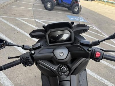 2025 Yamaha XMAX - Photo 11
