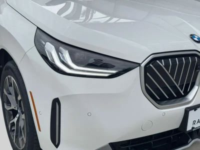 2026 BMW X3 — photo 9 view