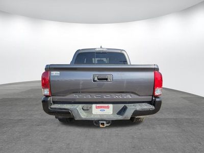 2017 Toyota Tacoma - Photo 5