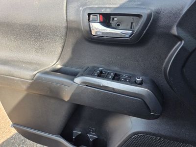 2017 Toyota Tacoma - Photo 14