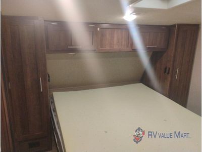 2018 CrossRoads RV Volante — photo 16 view
