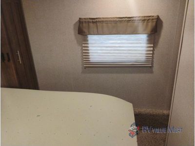 2018 CrossRoads RV Volante — photo 18 view