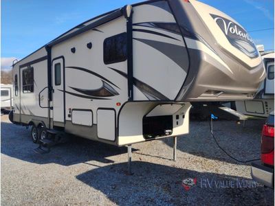 2018 CrossRoads RV Volante — front three-quarter view