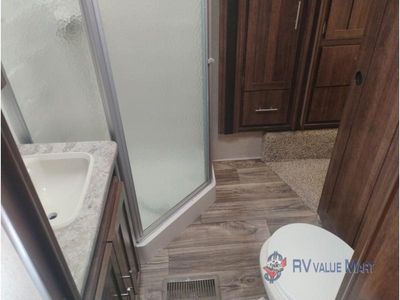 2018 CrossRoads RV Volante — photo 30 view