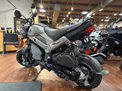 2025 Honda Navi Arctic Silver Metallic - Photo 4
