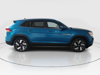2024 Volkswagen Atlas Cross Sport — photo 8 view