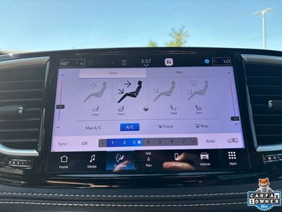2025 Chrysler Pacifica - Photo 5