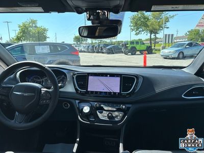 2025 Chrysler Pacifica - Photo 3