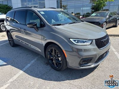 2025 Chrysler Pacifica - Photo 6