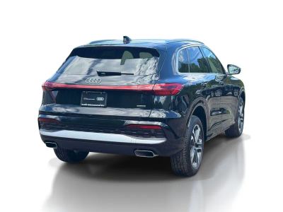 2025 Audi Q5 — interior view