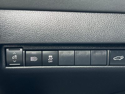 2023 Toyota Venza - Photo 30