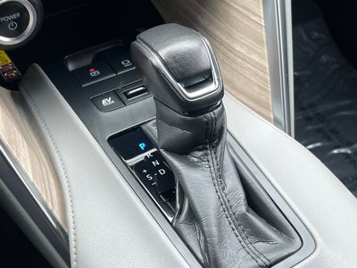 2023 Toyota Venza - Photo 23