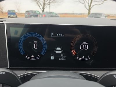 2025 Hyundai Santa Fe — photo 10 view
