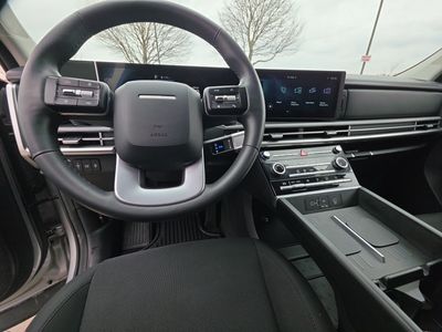2025 Hyundai Santa Fe — photo 12 view