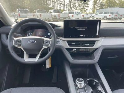 2026 Ford Explorer — photo 10 view