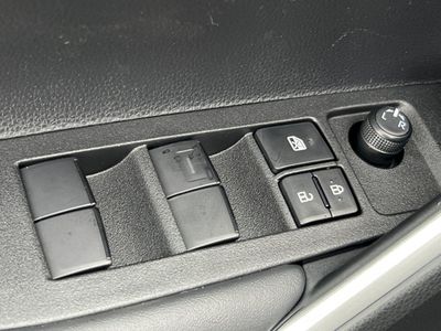 2026 Toyota Corolla Cross - Photo 13