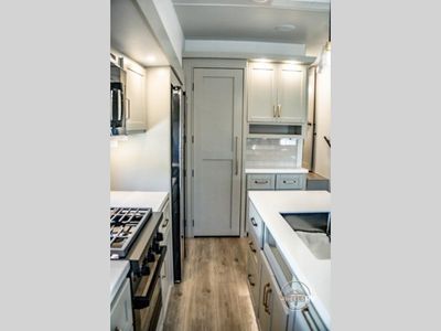 2026 Brinkley Model Z - Photo 29