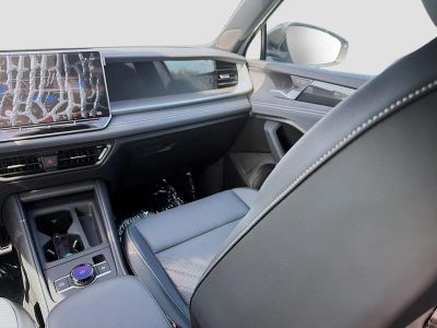 2026 Volkswagen Tiguan — photo 18 view