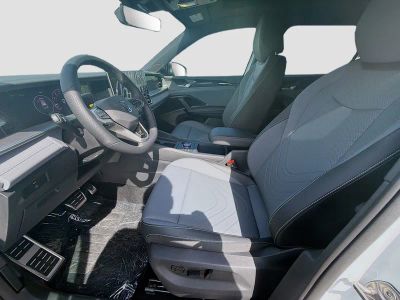 2026 Volkswagen Tiguan — photo 16 view