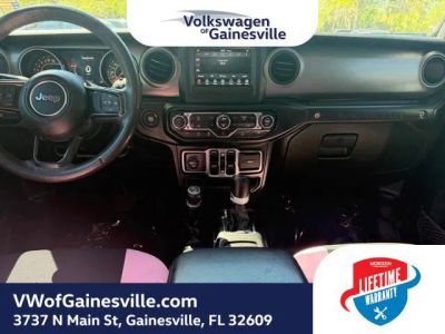 2019 Jeep Wrangler — photo 13 view