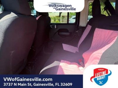 2019 Jeep Wrangler — photo 11 view