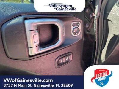 2019 Jeep Wrangler — photo 18 view