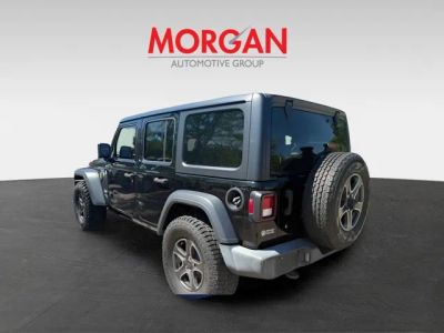 2019 Jeep Wrangler — interior view