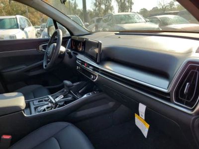 2025 Kia Sorento — photo 32 view