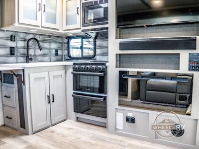 2023 Forest River RV Salem Hemisphere Hyper-Lyte - Photo 16