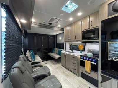 2026 Grand Design Momentum G-Class - Photo 5