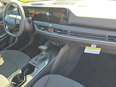 2026 Kia K4 — photo 11 view