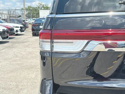 2023 Lincoln Navigator L — photo 10 view