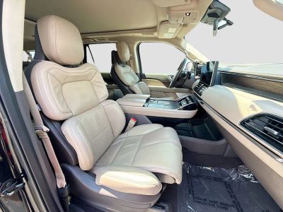 2023 Lincoln Navigator L — photo 14 view