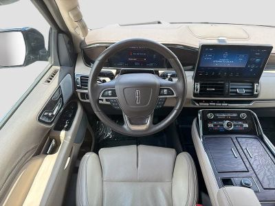 2023 Lincoln Navigator L — photo 16 view