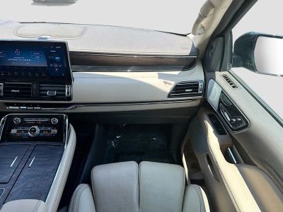 2023 Lincoln Navigator L — photo 17 view