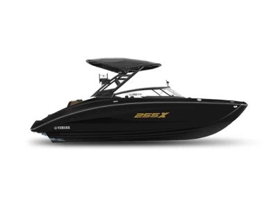 2026 Yamaha Boats 255XD — front three-quarter view